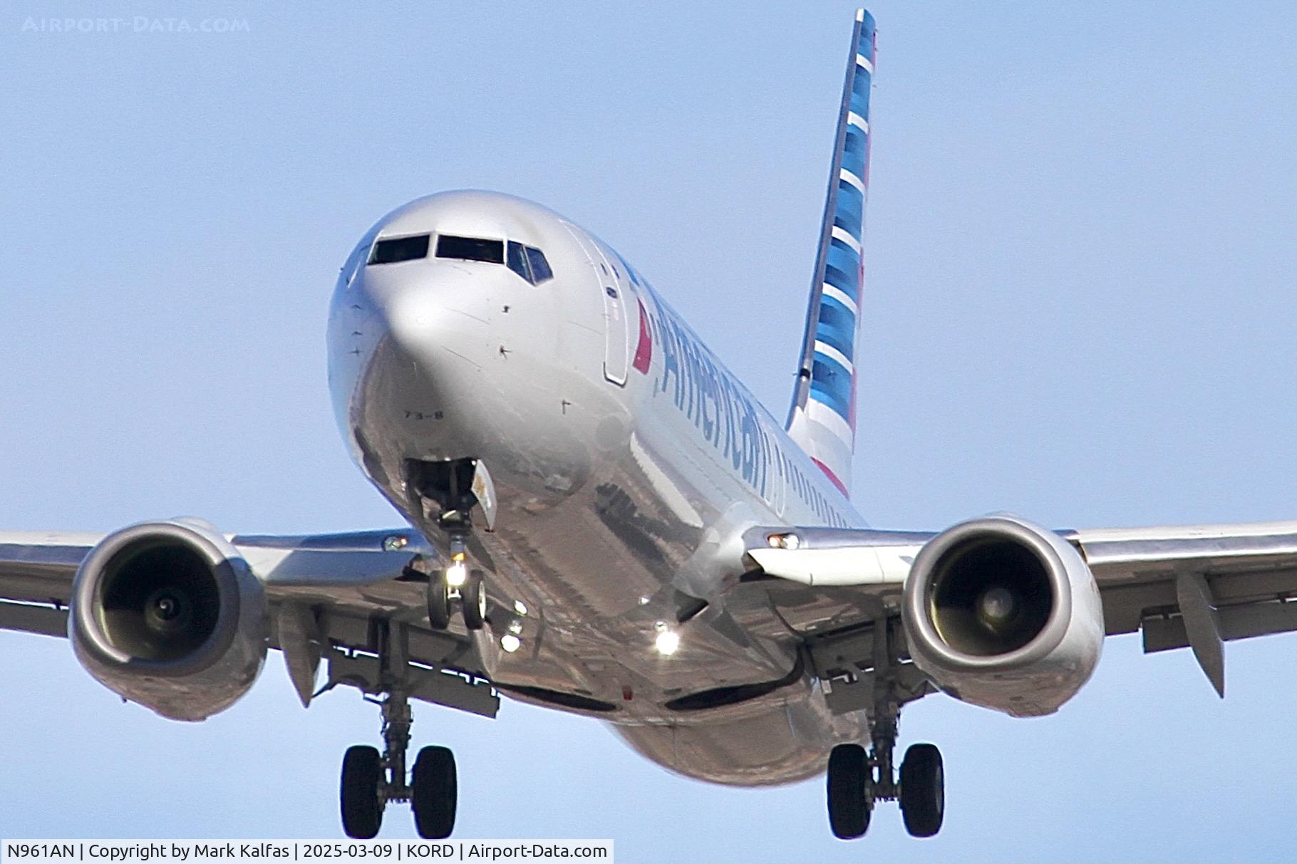 N961AN, 2001 Boeing 737-823 C/N 30092, B738 AMERICAN AIRLINES BOEING 737-823 N961AN AA1647 DEN-ORD