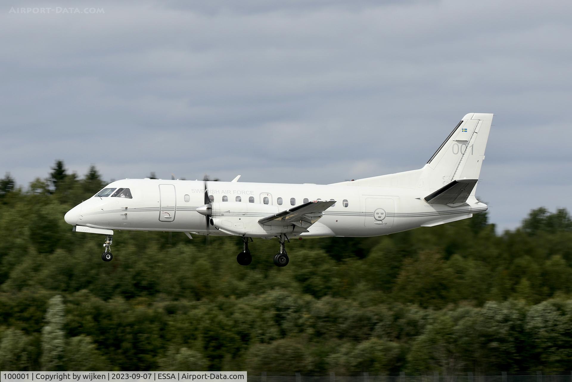 100001, 1989 Saab Tp100 (340B) C/N 340B-170, Rwy 26