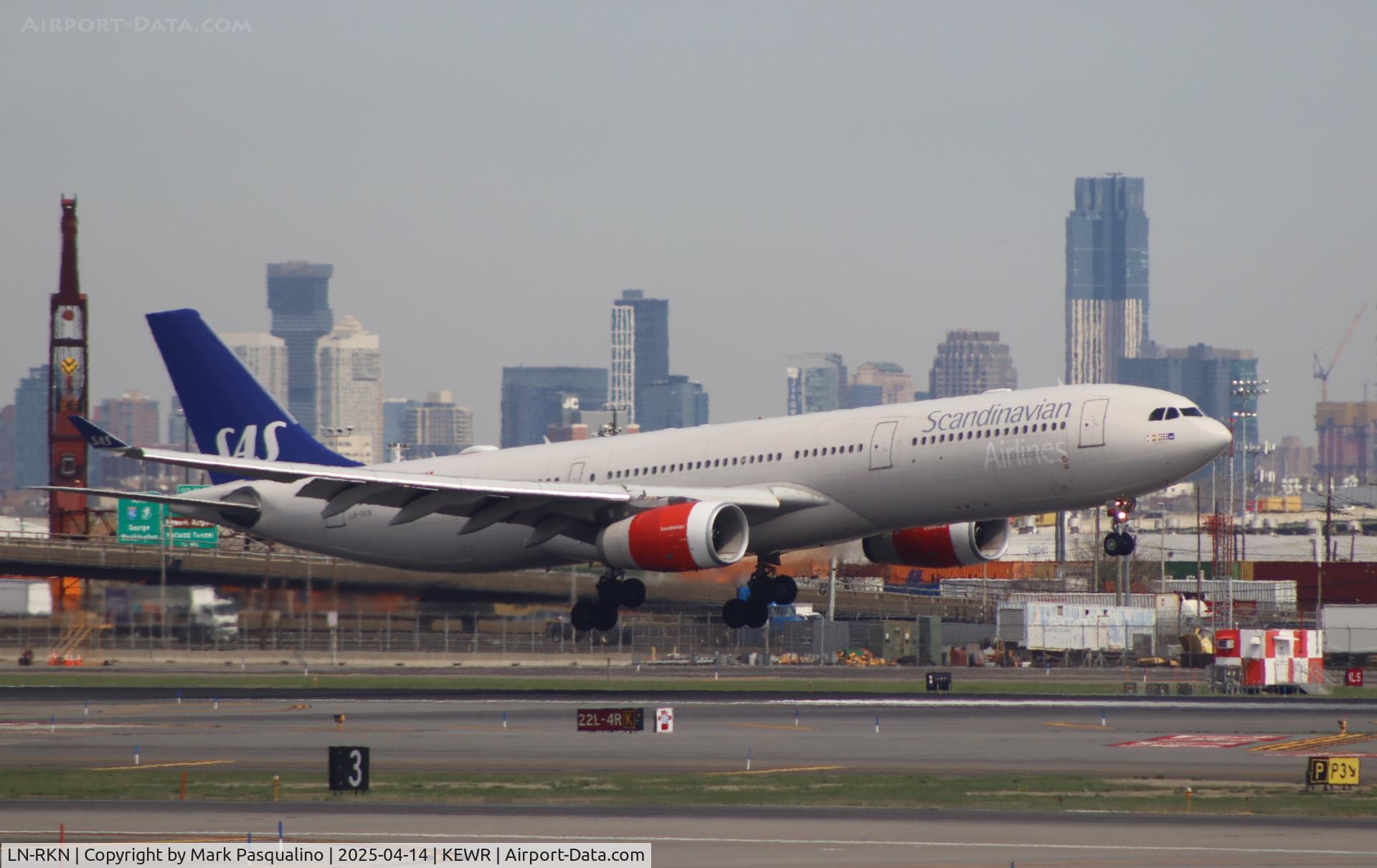 LN-RKN, 2003 Airbus A330-343X C/N 568, Airbus A330-343X