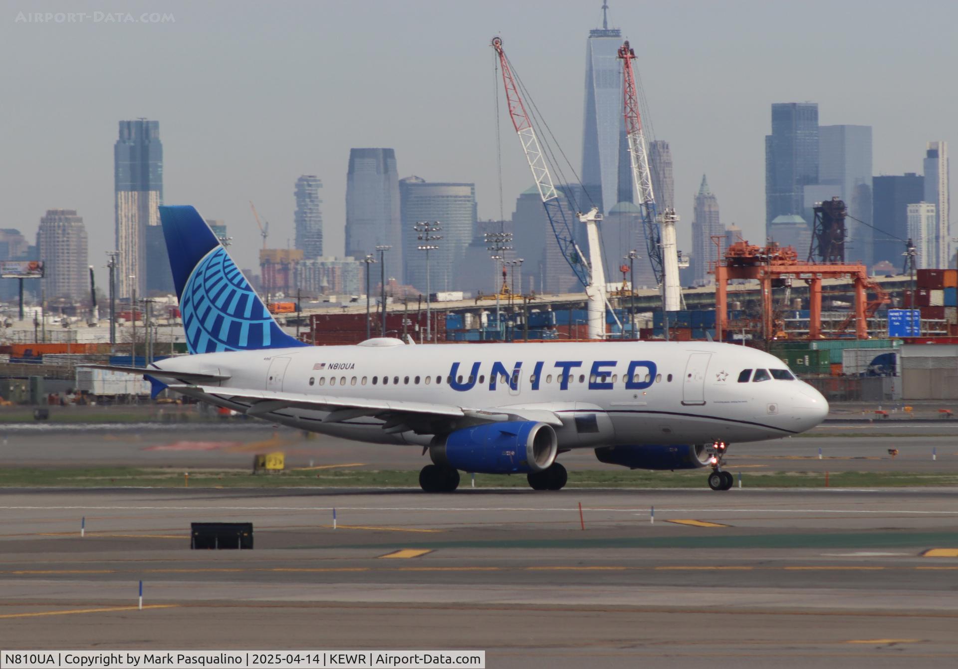 N810UA, 1998 Airbus A319-131 C/N 843, Airbus A319-131