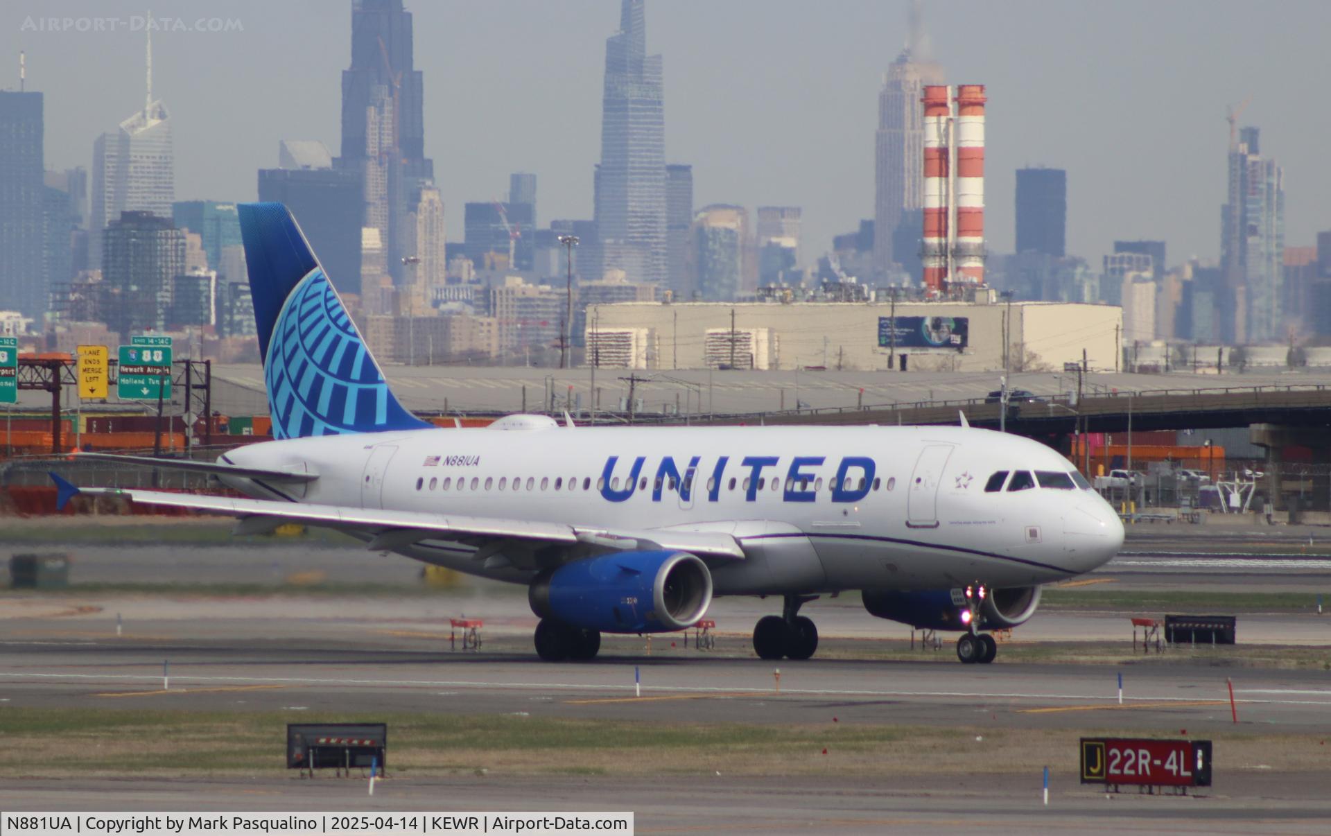 N881UA, 2005 Airbus A319-132 C/N 2435, Airbus A319-132