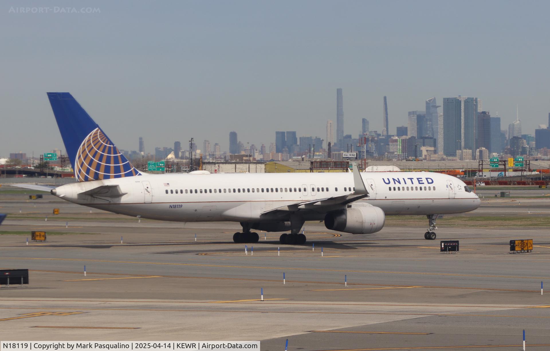 N18119, 1997 Boeing 757-224 C/N 27561, Boeing 757-224