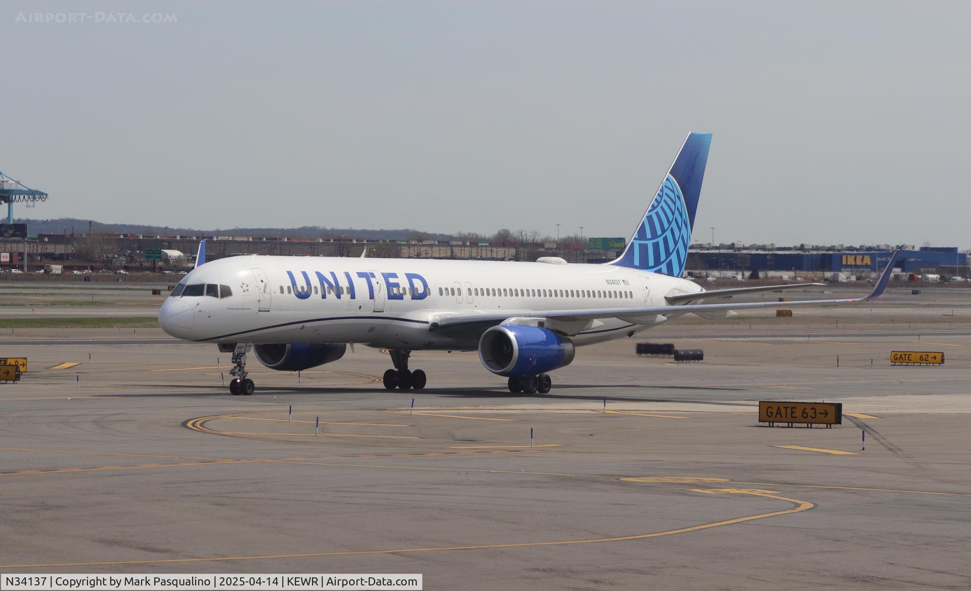 N34137, 1999 Boeing 757-224 C/N 30229, Boeing 757-224