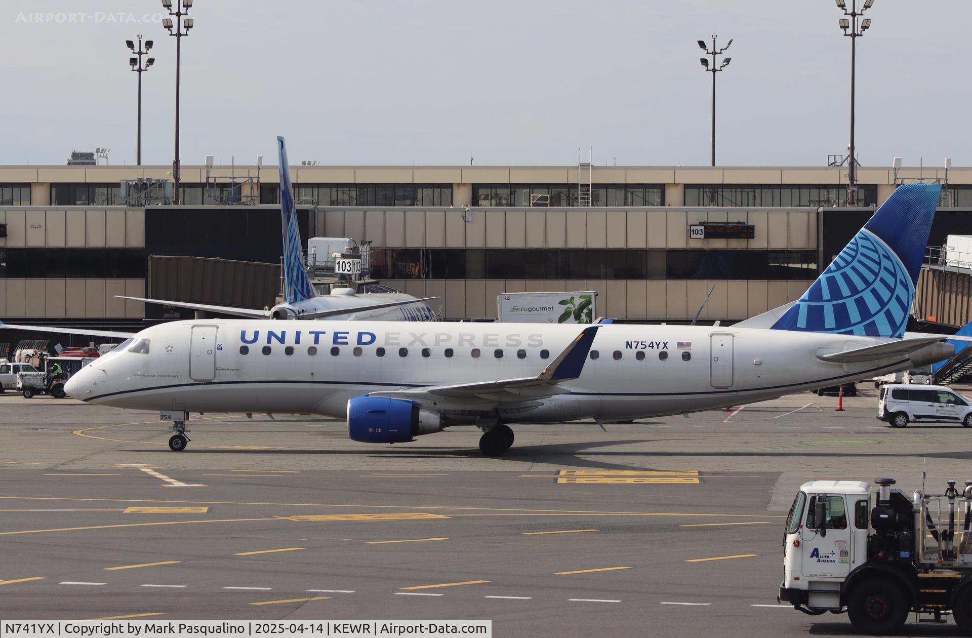 N741YX, 2017 Embraer 175LR (ERJ-170-200LR) C/N 17000653, ERJ-170-200LR