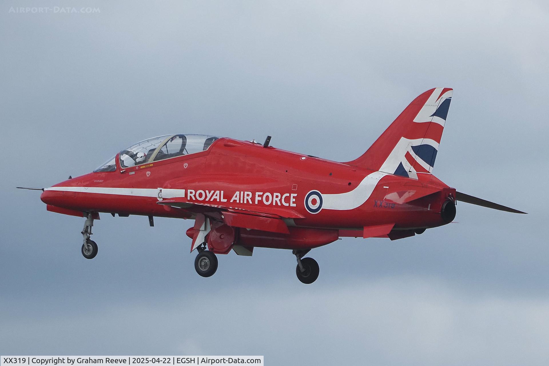 XX319, 1980 Hawker Siddeley Hawk T.1A C/N 162/312144, In the circuit at Norwich.