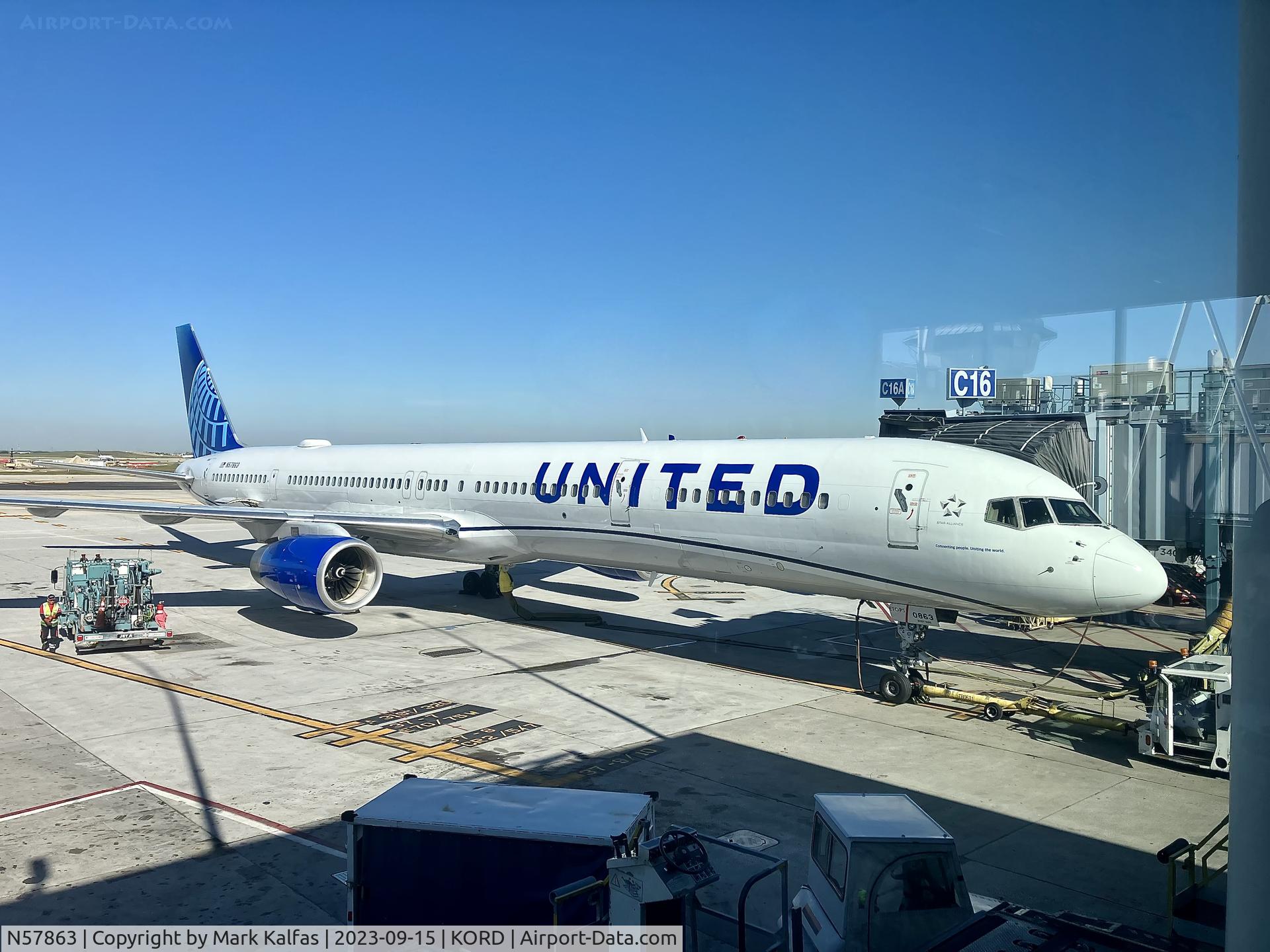 N57863, 2001 Boeing 757-33N C/N 32587, B753 UNITED AIRLINES Boeing 757-33N N57863 at C16 KORD.