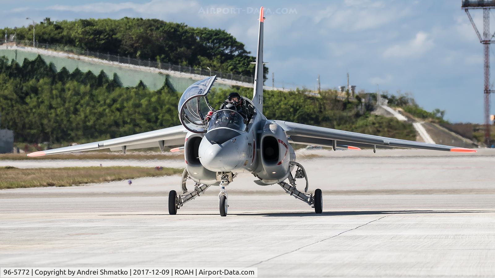 96-5772, Kawasaki T-4 C/N 1172, Naha airshow.
