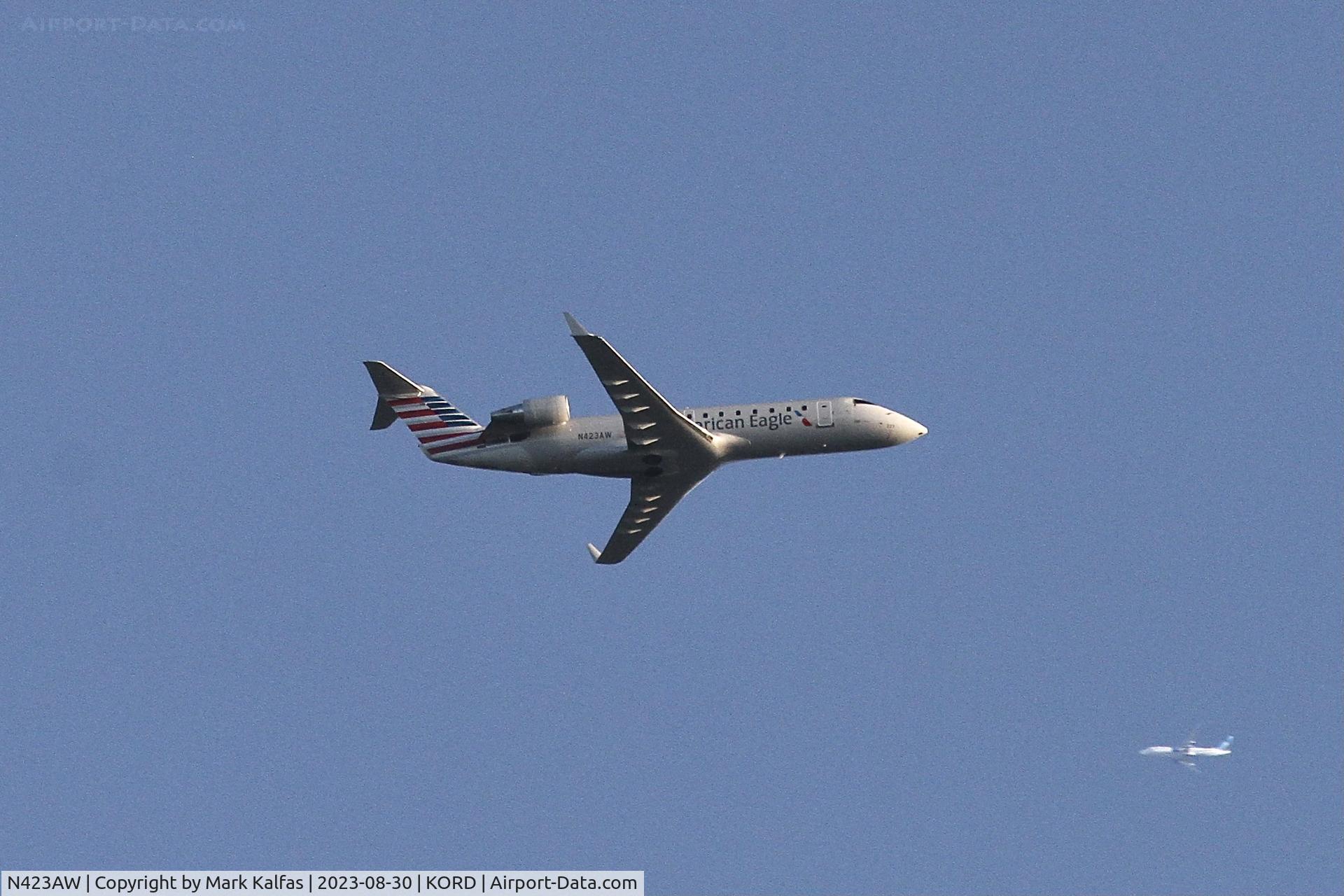 N423AW, 2002 Bombardier CRJ-200LR (CL-600-2B19) C/N 7636, CRJ2 AIR WISCONSIN /AMERICAN EAGLE CRJ-200 N423AW on approach to KORD