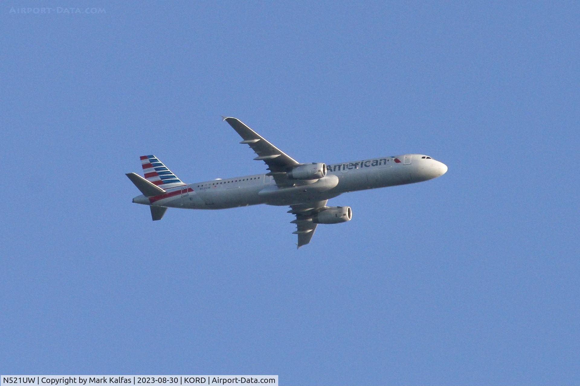 N521UW, 2009 Airbus A321-231 C/N 3944, A321 American Airlines Airbus A321-231, N521UW arriving at KORD