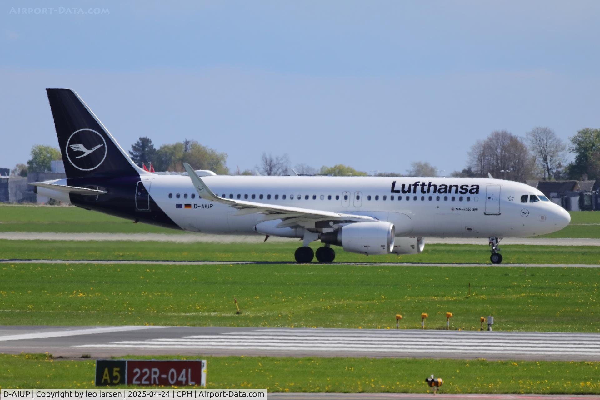 D-AIUP, 2015 Airbus A320-214 C/N 6807, Copenhagen 24.4.2025