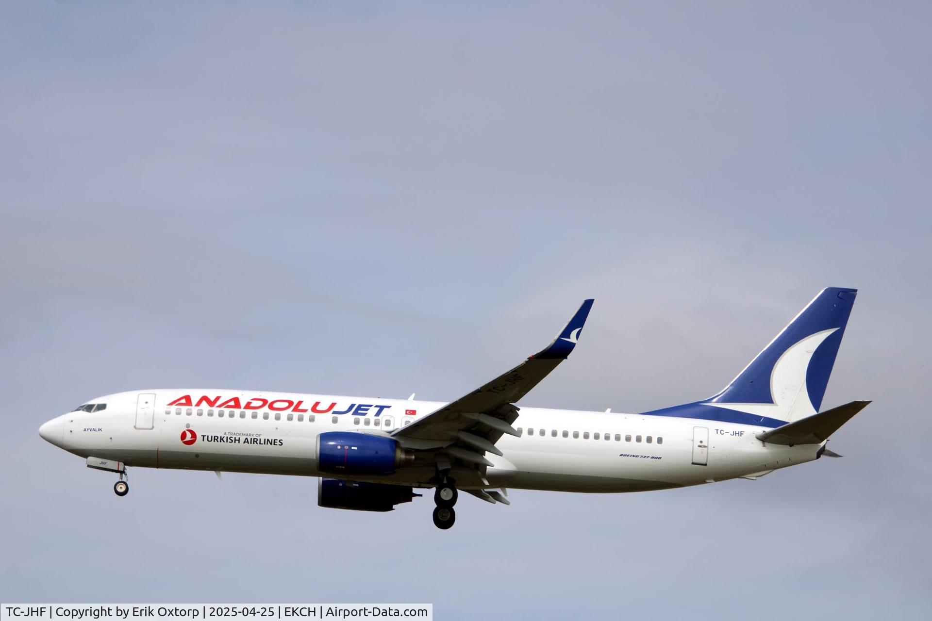 TC-JHF, 2008 Boeing 737-8F2 C/N 35745, TC-JHF landing rw 22L