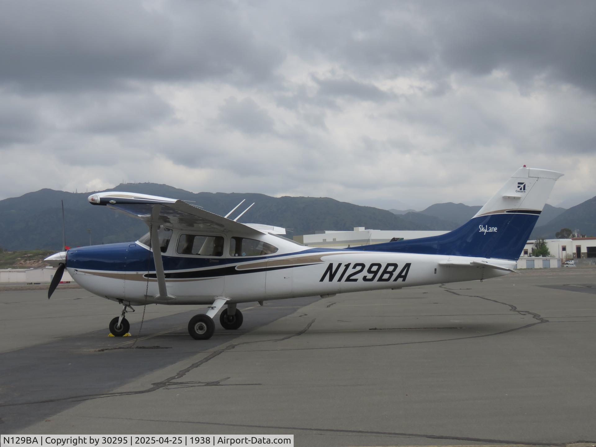 N129BA, 2004 Cessna 182T Skylane C/N 18281353, Parked