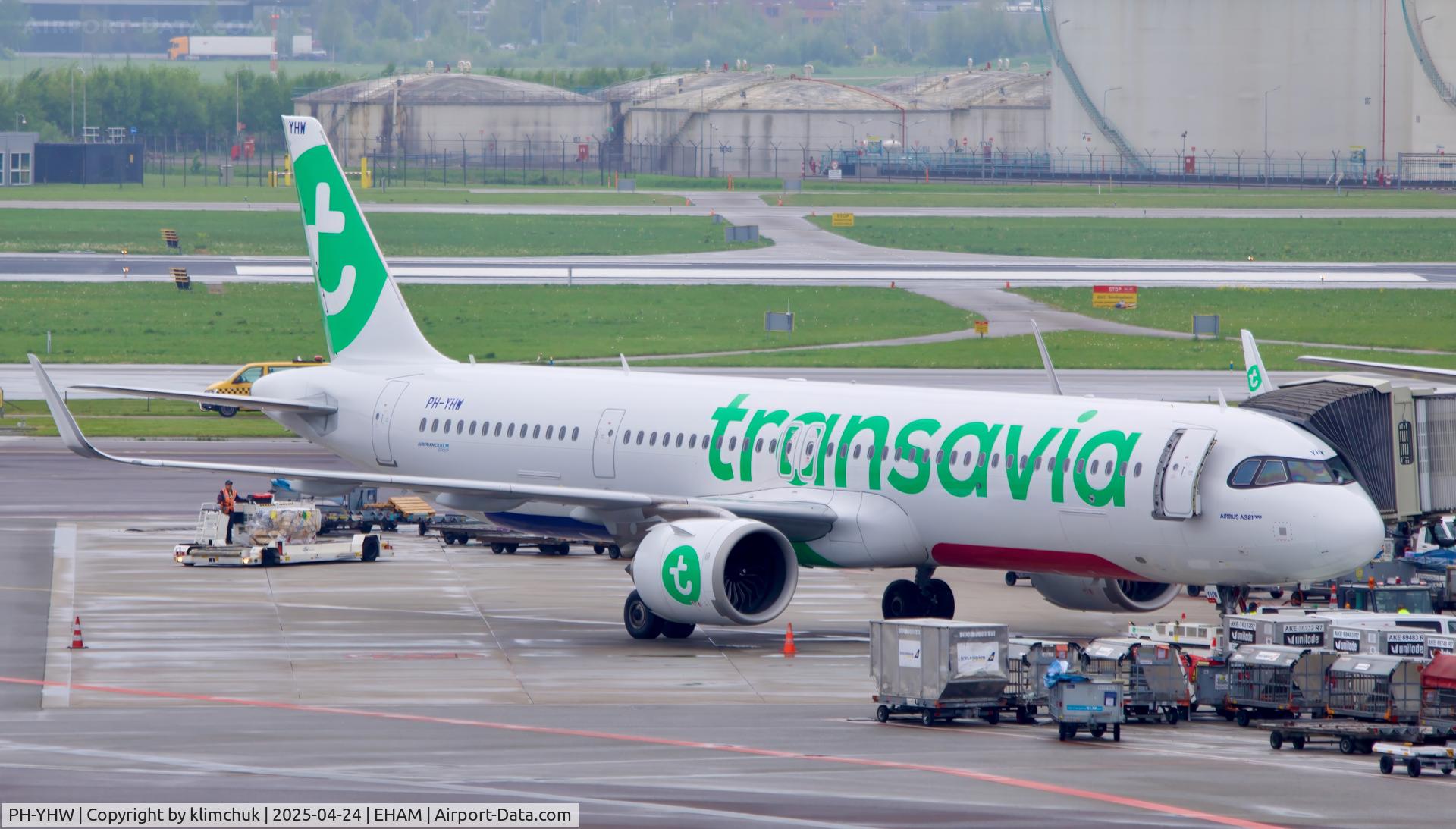 PH-YHW, 2024 Airbus A321-251NX C/N 11905, Parked at the gate