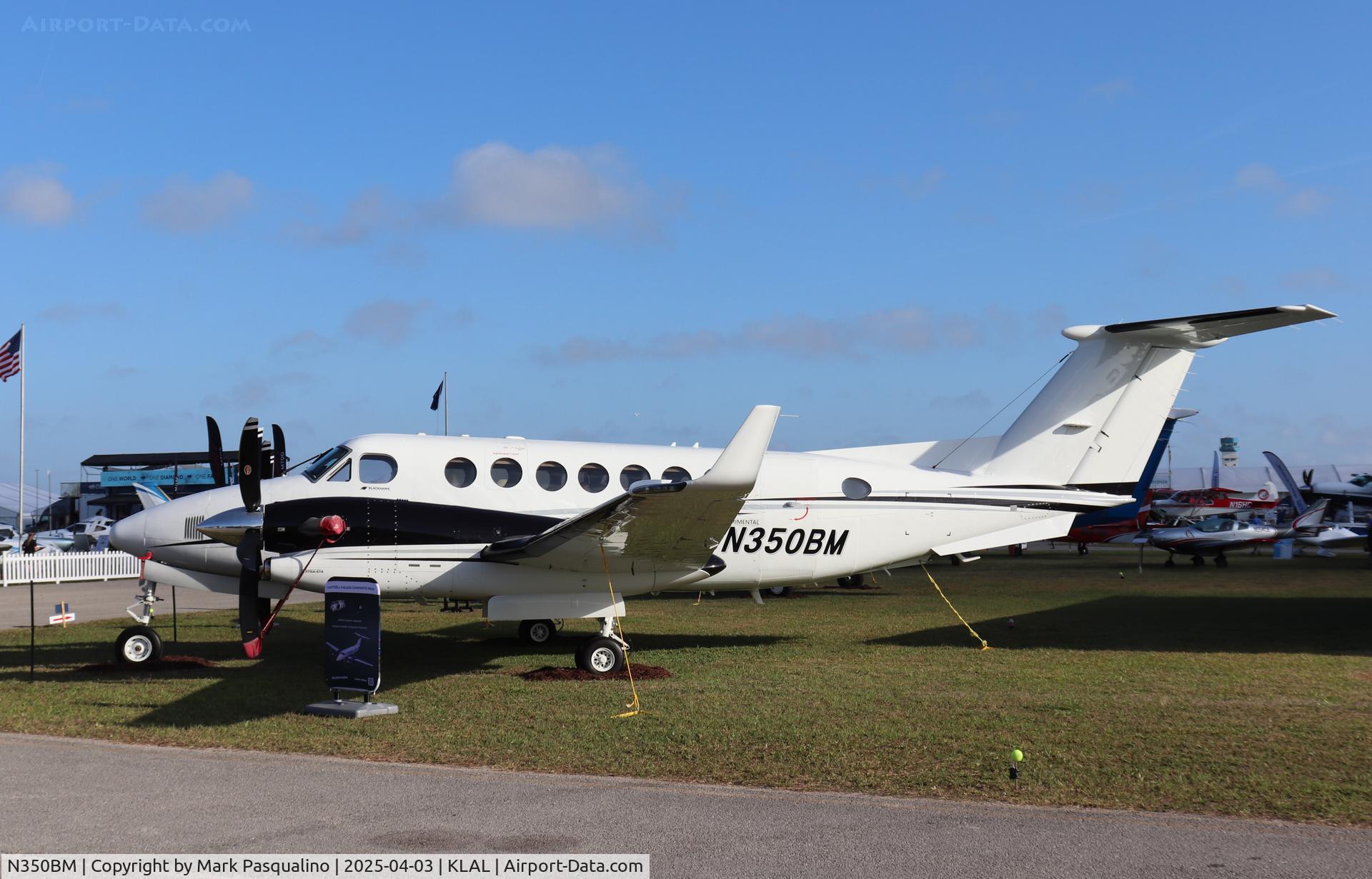 N350BM, 2017 Beech B300 King Air C/N FL-1095, Beech 350i