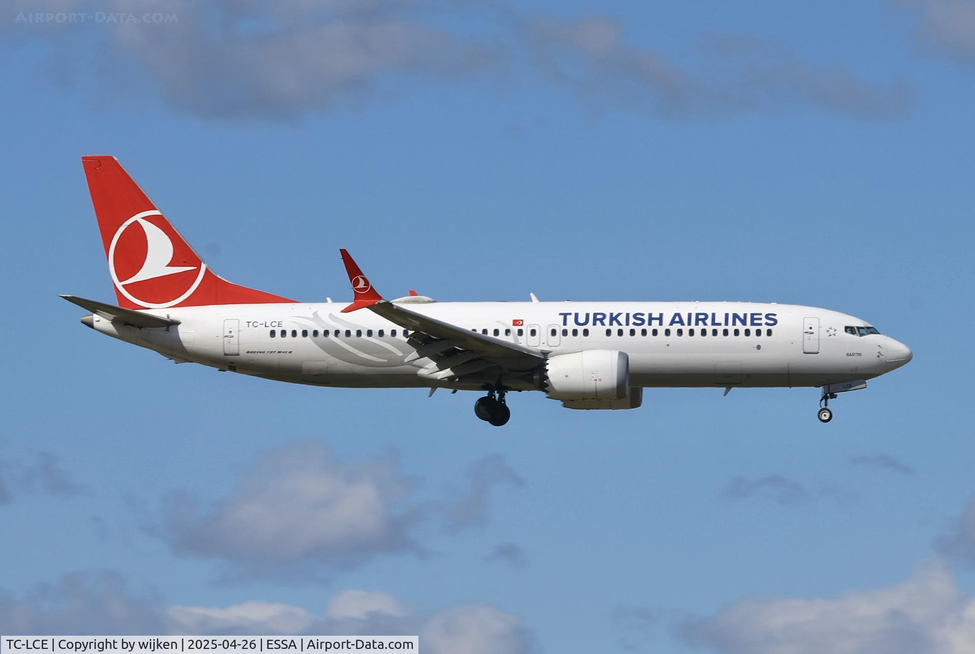 TC-LCE, 2018 Boeing 737-8 MAX C/N 60036, Rwy 01L