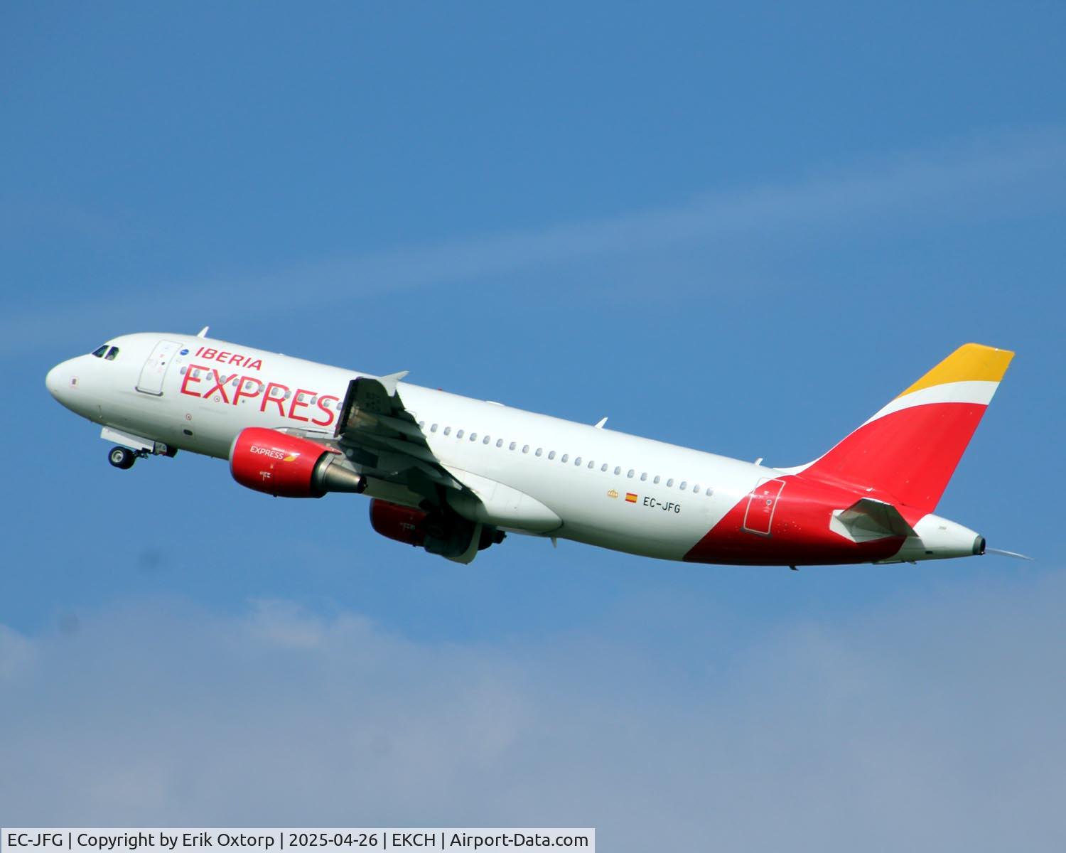 EC-JFG, 2004 Airbus A320-214 C/N 2143, EC-JFG takeoff rw 22R