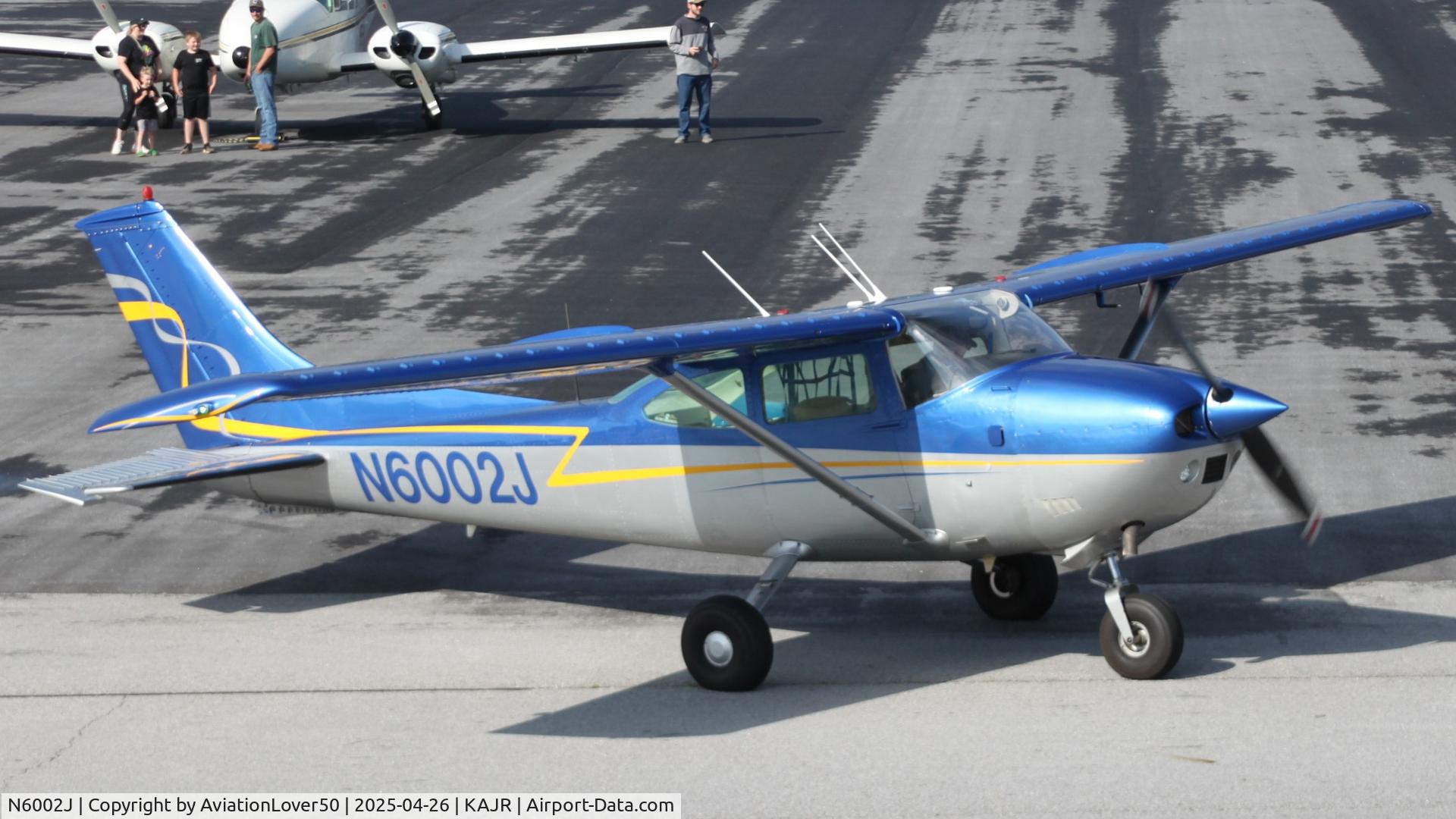 N6002J, 1975 Cessna 182P Skylane C/N 18263607, 182P