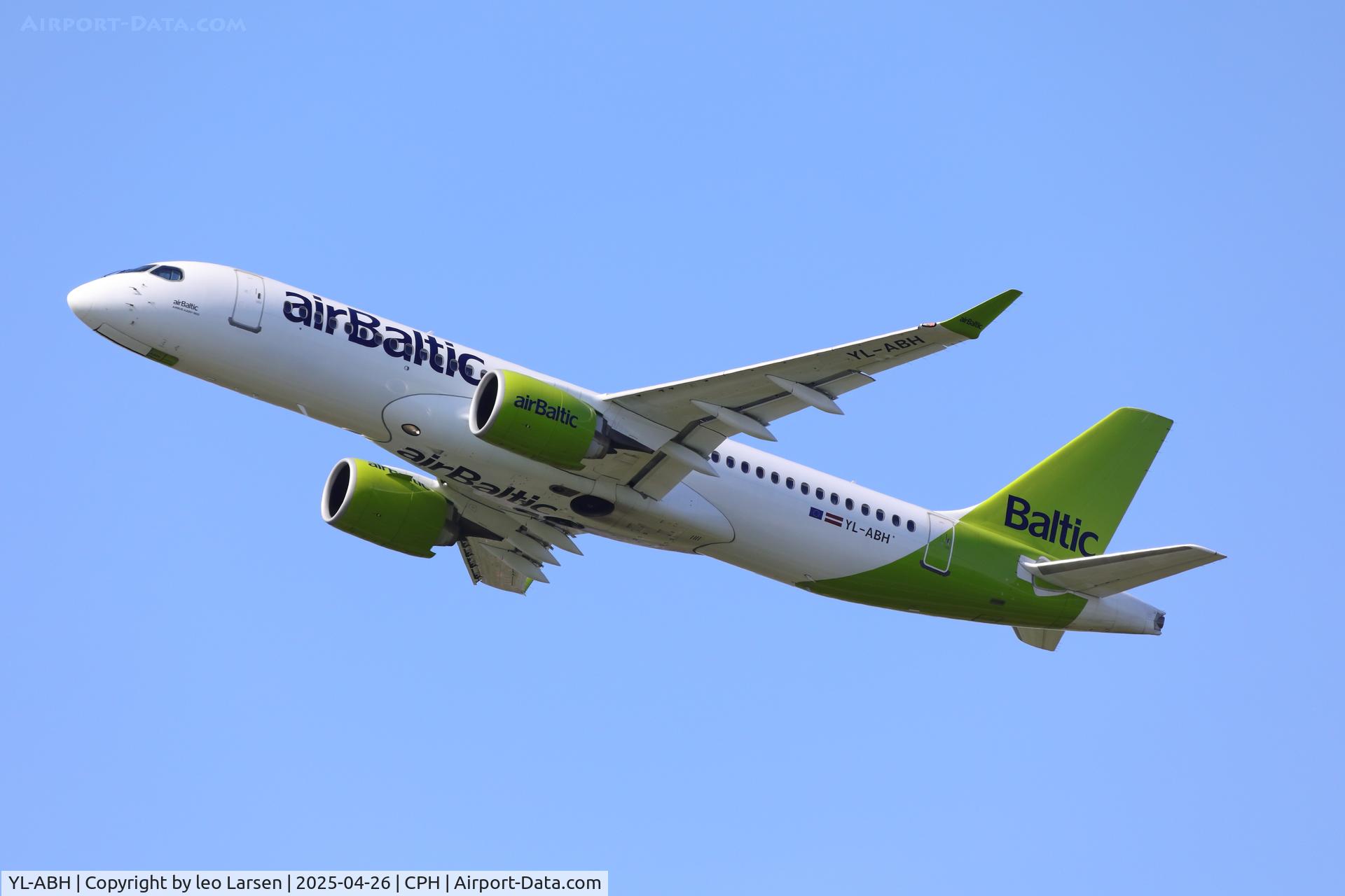 YL-ABH, 2022 Airbus A220-300 C/N 55162, Copenhagen 26.4.2025