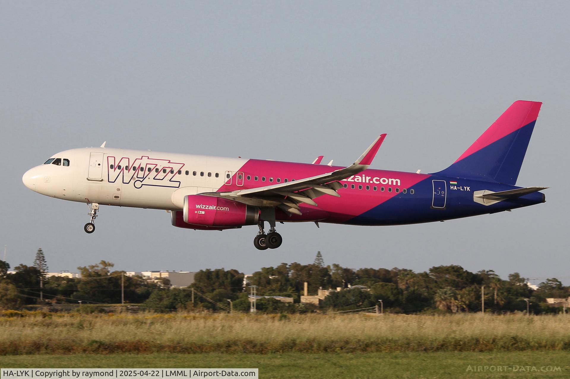 HA-LYK, 2014 Airbus A320-232 C/N 6394, Airbus A320 HA-LYK of Wizzair landing in Malta.