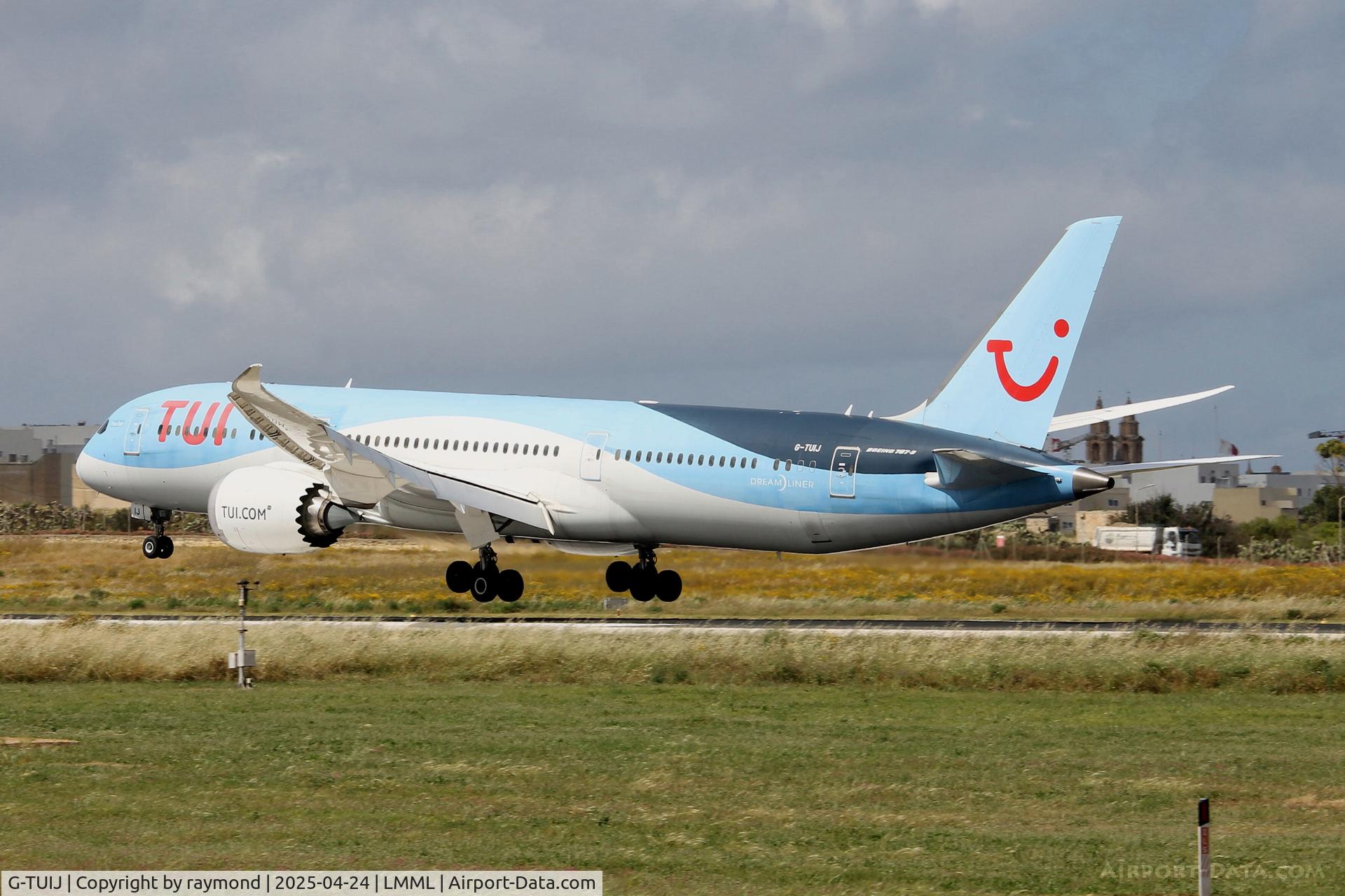 G-TUIJ, 2016 Boeing 787-9K5 Dreamliner C/N 44578, Boeing 787-9K5 reg G-TUIJ of TuiFly landing on RW31 in Malta.
