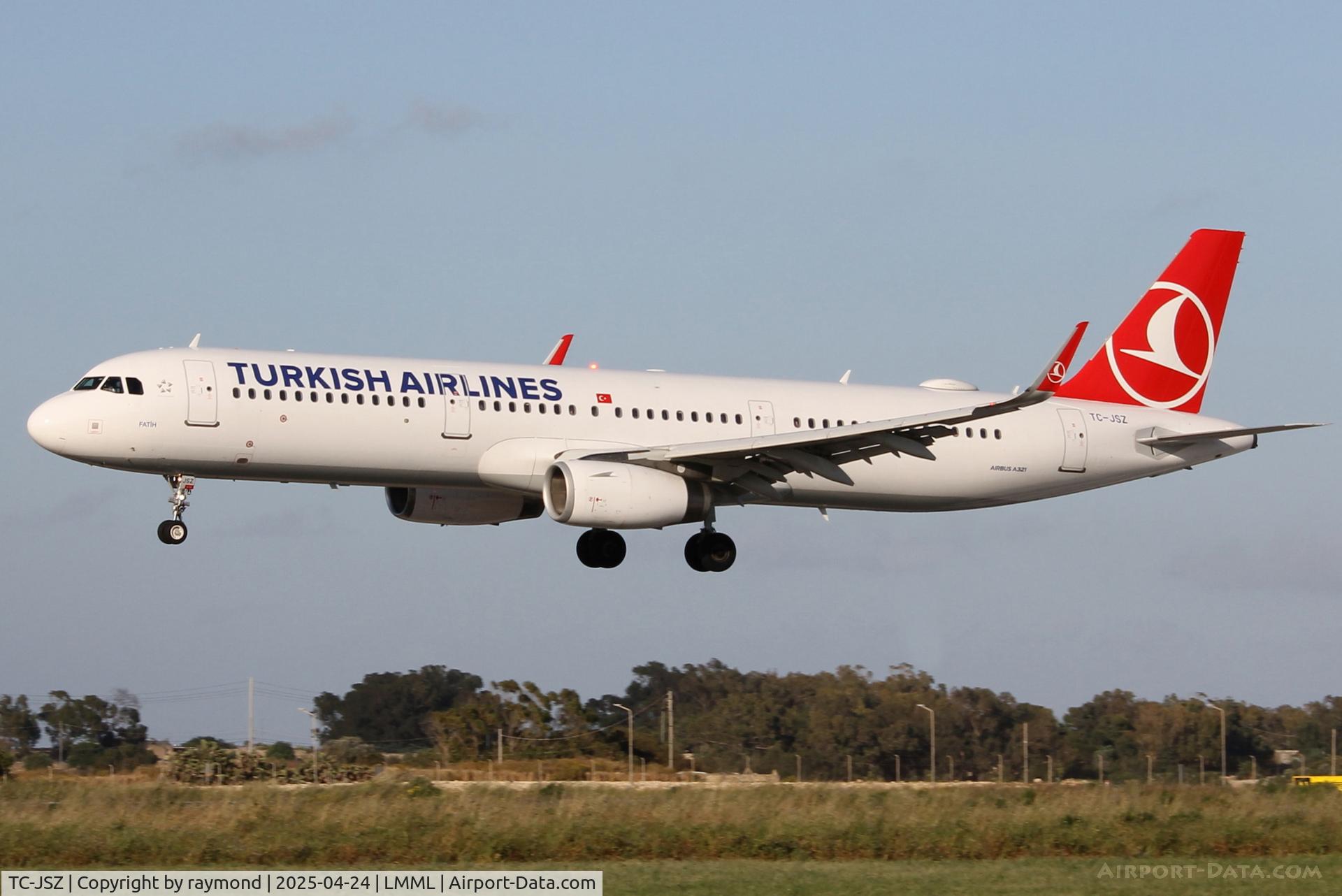 TC-JSZ, 2015 Airbus A321-231 C/N 6766, Airbus A321-231 of Turkish Airlines reg TC-JSZ landing in Malta.