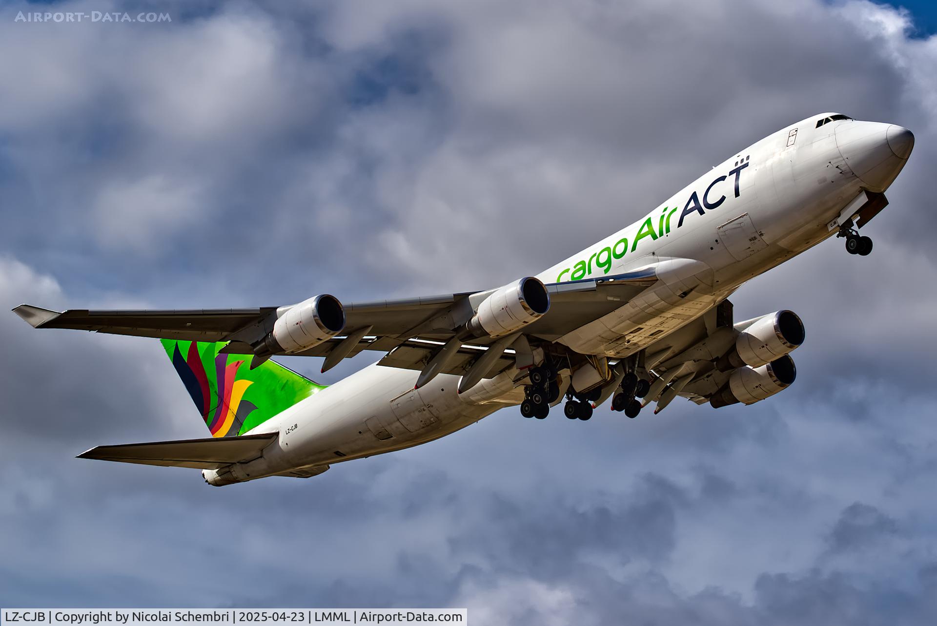 LZ-CJB, Boeing 747-428F(ER) C/N 32866, Departing from runway 31 at LMML