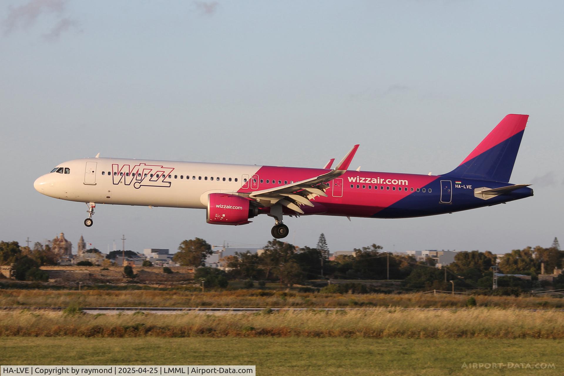 HA-LVE, 2019 Airbus A321-271NX C/N 8941, Wizzair Airbus A321-271NX reg HA-LVE on short finals to RW31 in Malta.