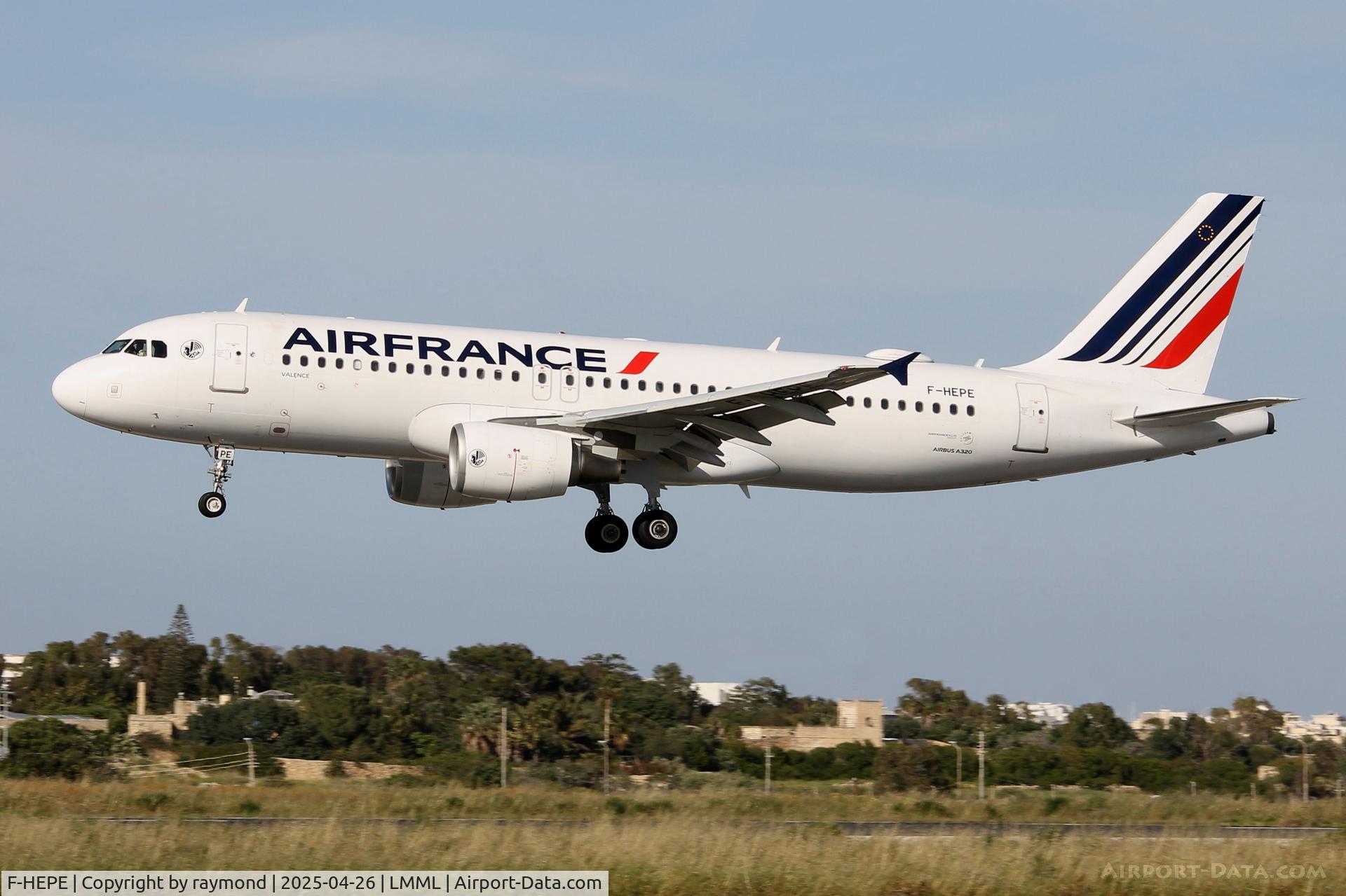 F-HEPE, 2010 Airbus A320-214 C/N 4298, Airbus A320-214 reg F-HEPE of Air France landing in Malta RW31.