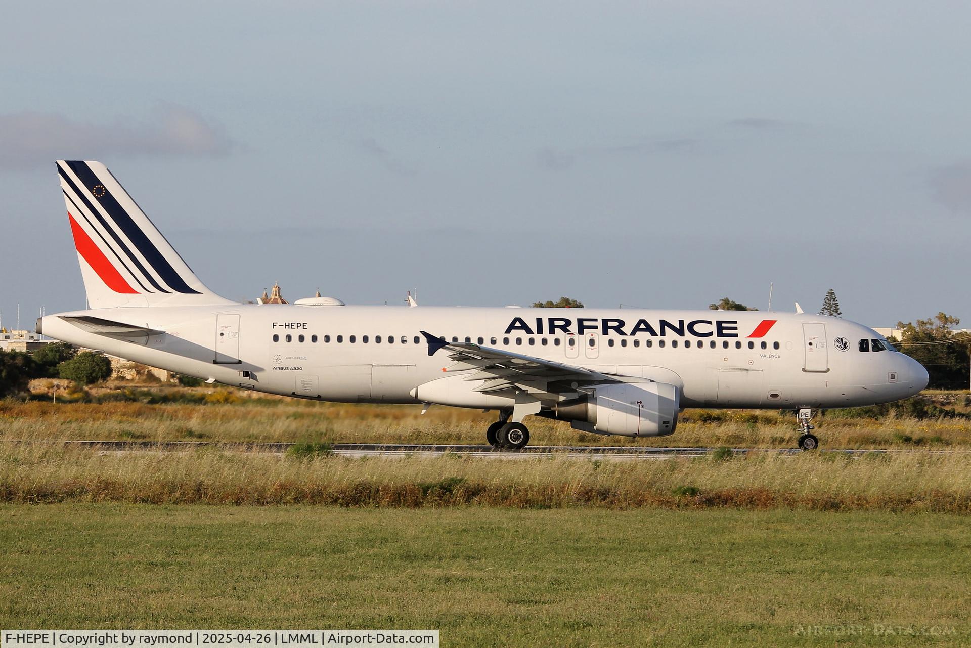 F-HEPE, 2010 Airbus A320-214 C/N 4298, Airbus A320-214 F-HEPE of Air France rolling RW31 for departure from Malta.