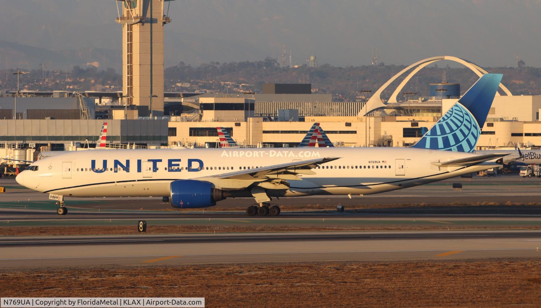 N769UA, 1995 Boeing 777-222 C/N 26921, UAL 772 nc zx ord-lax