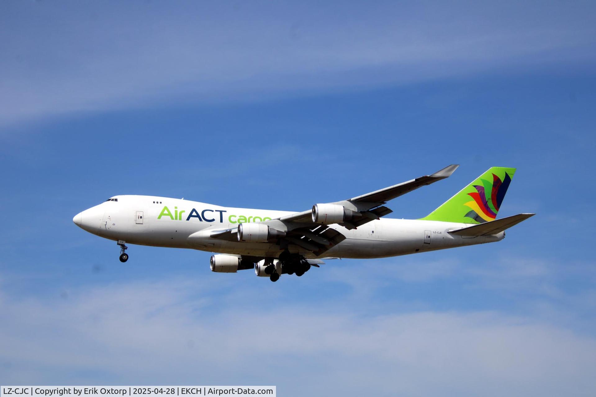 LZ-CJC, 2002 Boeing B747-428ERF C/N 32867, LZ-CJC landing rw 22L