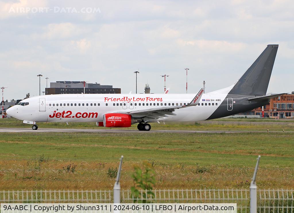 9A-ABC, 2004 Boeing 737-8Q8 C/N 30667, Lining up rwy 32R for departure...