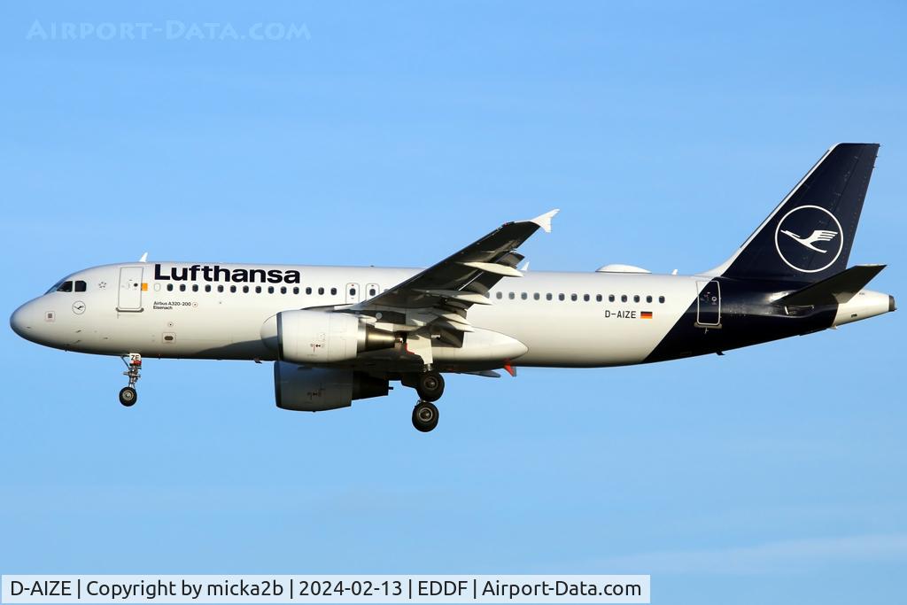 D-AIZE, 2010 Airbus A320-214 C/N 4261, Landing