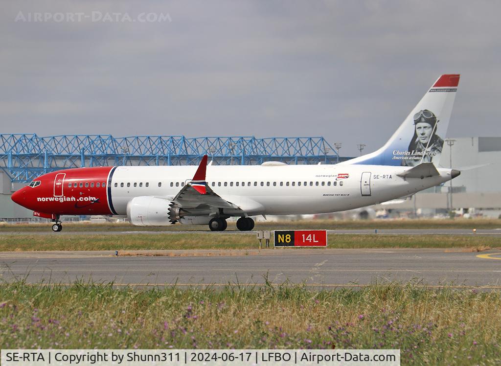 SE-RTA, 2018 Boeing 737-8 MAX C/N 42835, Departing rwy 14L