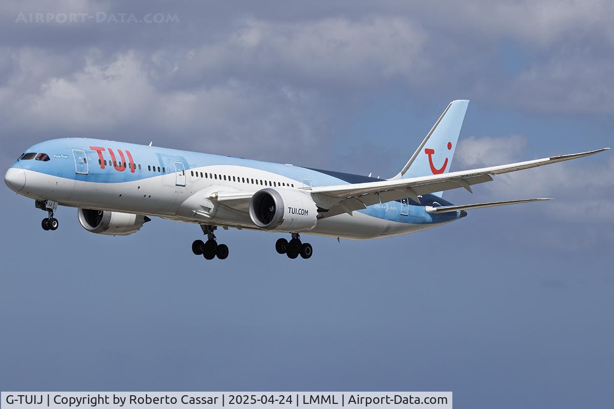G-TUIJ, 2016 Boeing 787-9K5 Dreamliner C/N 44578, Runway 31