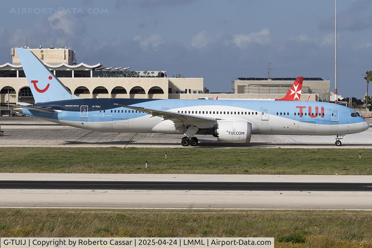 G-TUIJ, 2016 Boeing 787-9K5 Dreamliner C/N 44578, Park 9