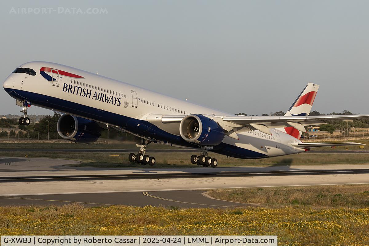 G-XWBJ, 2022 Airbus A350-1041 C/N 490, Runway 31