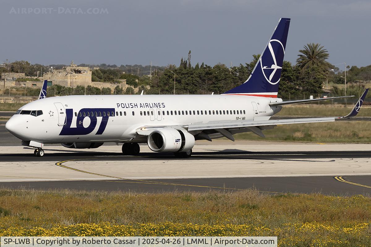 SP-LWB, 2005 Boeing 737-89P C/N 32800, Runway 31