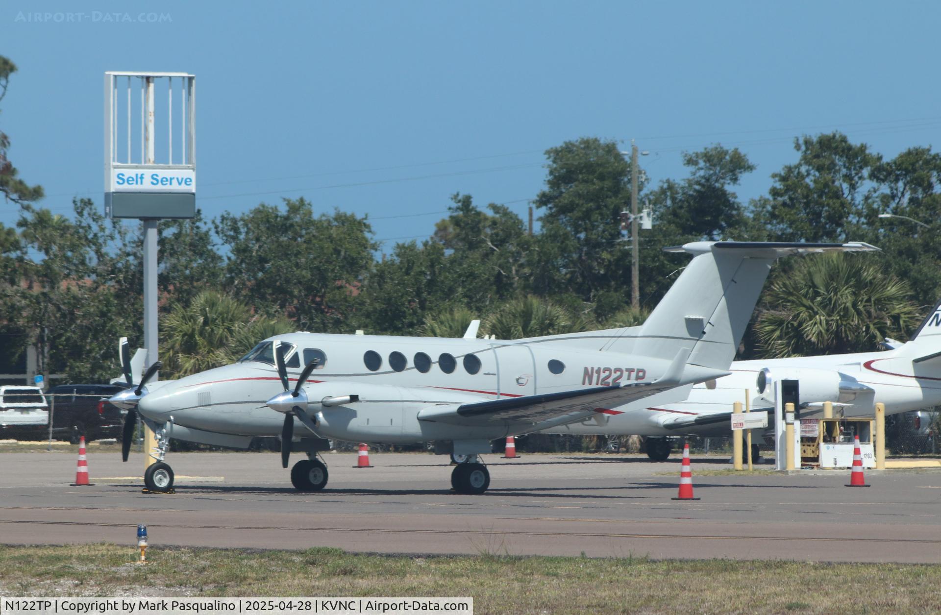 N122TP, 1988 Beech B200 King Air C/N BB-1293, Beech B200