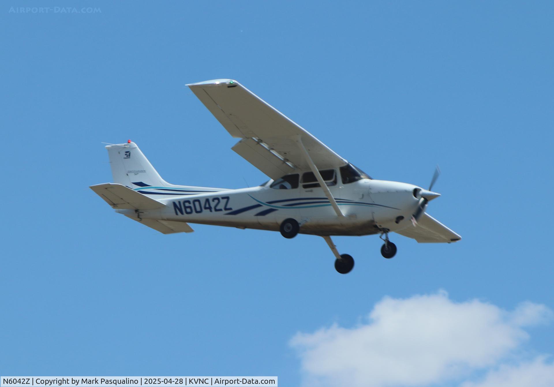 N6042Z, 2006 Cessna 172S C/N 172S10230, Cessna 172S