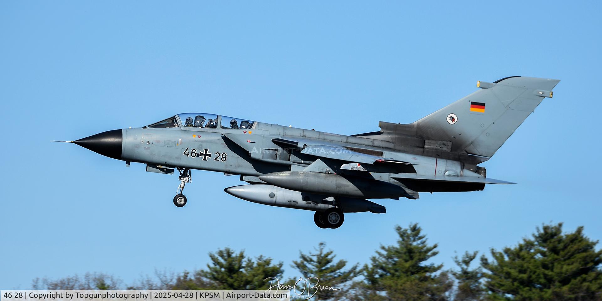 46 28, Panavia Tornado ECR C/N 830/GS261/4328, GAMF53 lead landing RW34