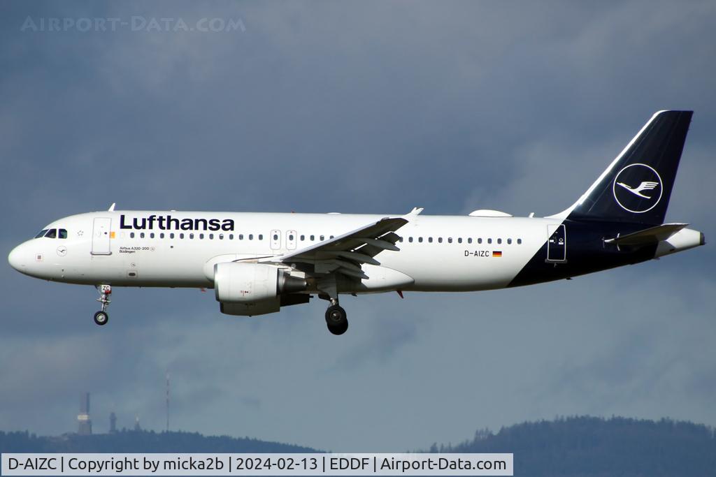 D-AIZC, 2009 Airbus A320-214 C/N 4153, Landing
