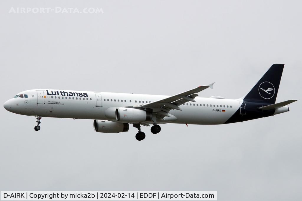 D-AIRK, 1994 Airbus A321-131 C/N 0502, Landing, new livery
