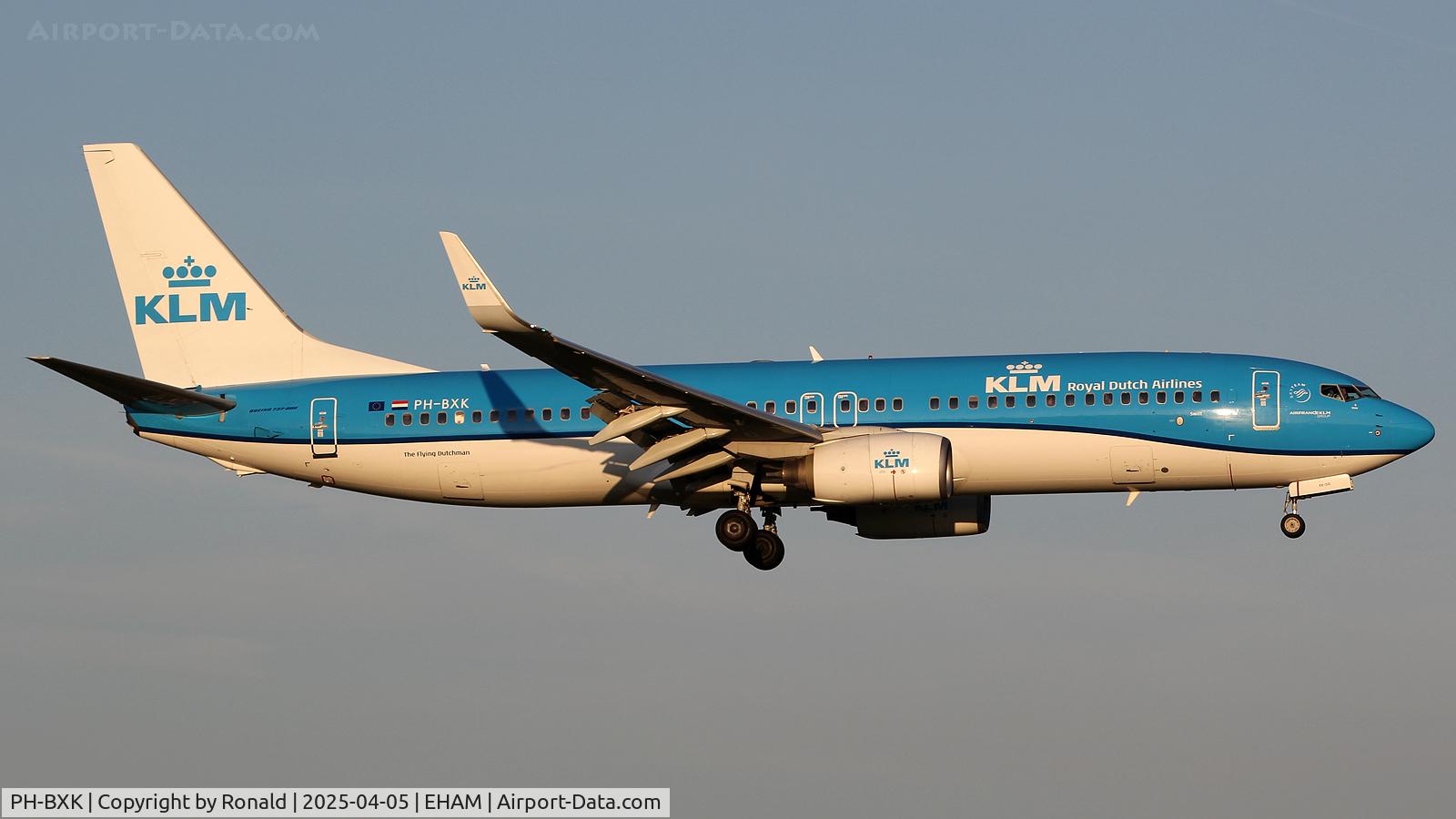 PH-BXK, 2000 Boeing 737-8K2 C/N 29598, at eham