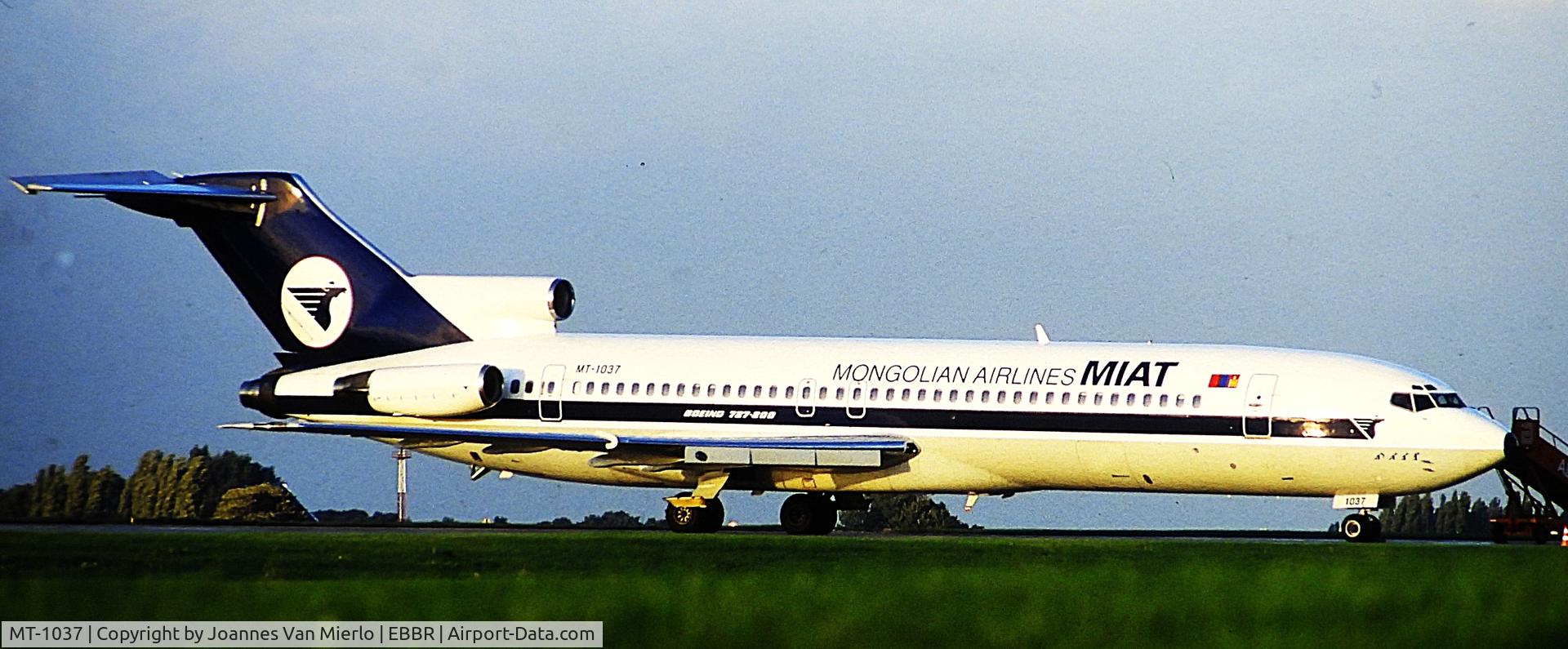 MT-1037, 1972 Boeing 727-281 C/N 20573, ex-slide