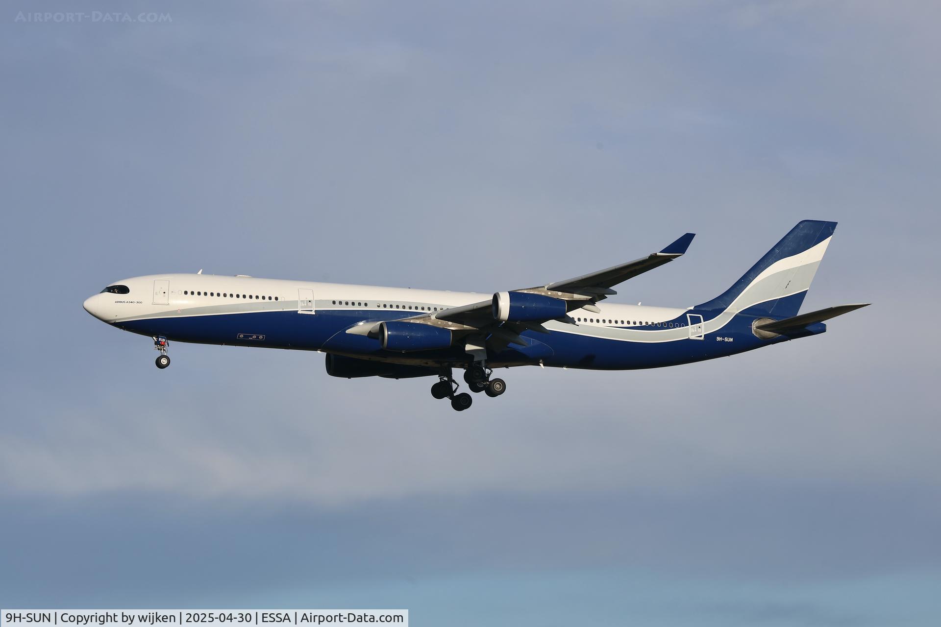 9H-SUN, 2000 Airbus A340-313X C/N 367, Rwy 01L