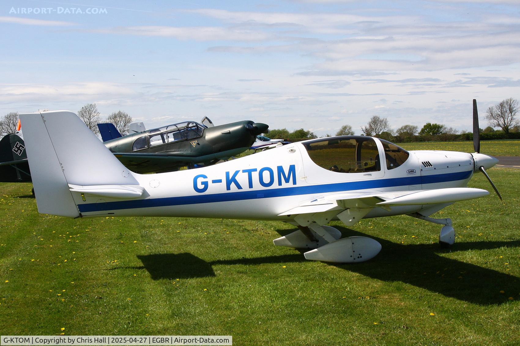 G-KTOM, 2001 Europa XS C/N PFA247-13303, Breighton - EGBR