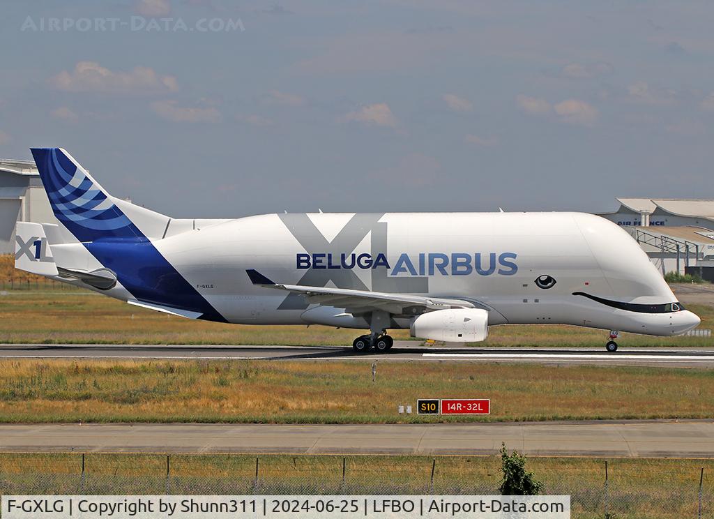 F-GXLG, 2018 Airbus A330-743L Beluga XL C/N 1824, Taking off from rwy 14R