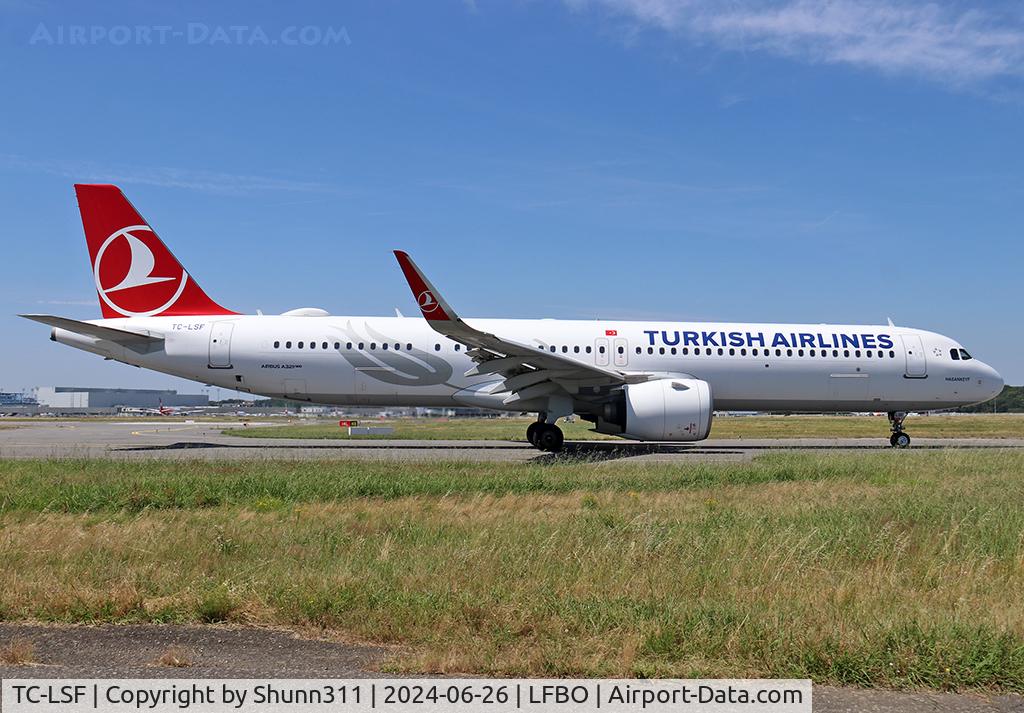 TC-LSF, 2019 Airbus A321-271NX C/N 8740, Taxiing holding point rwy 14R for departure...