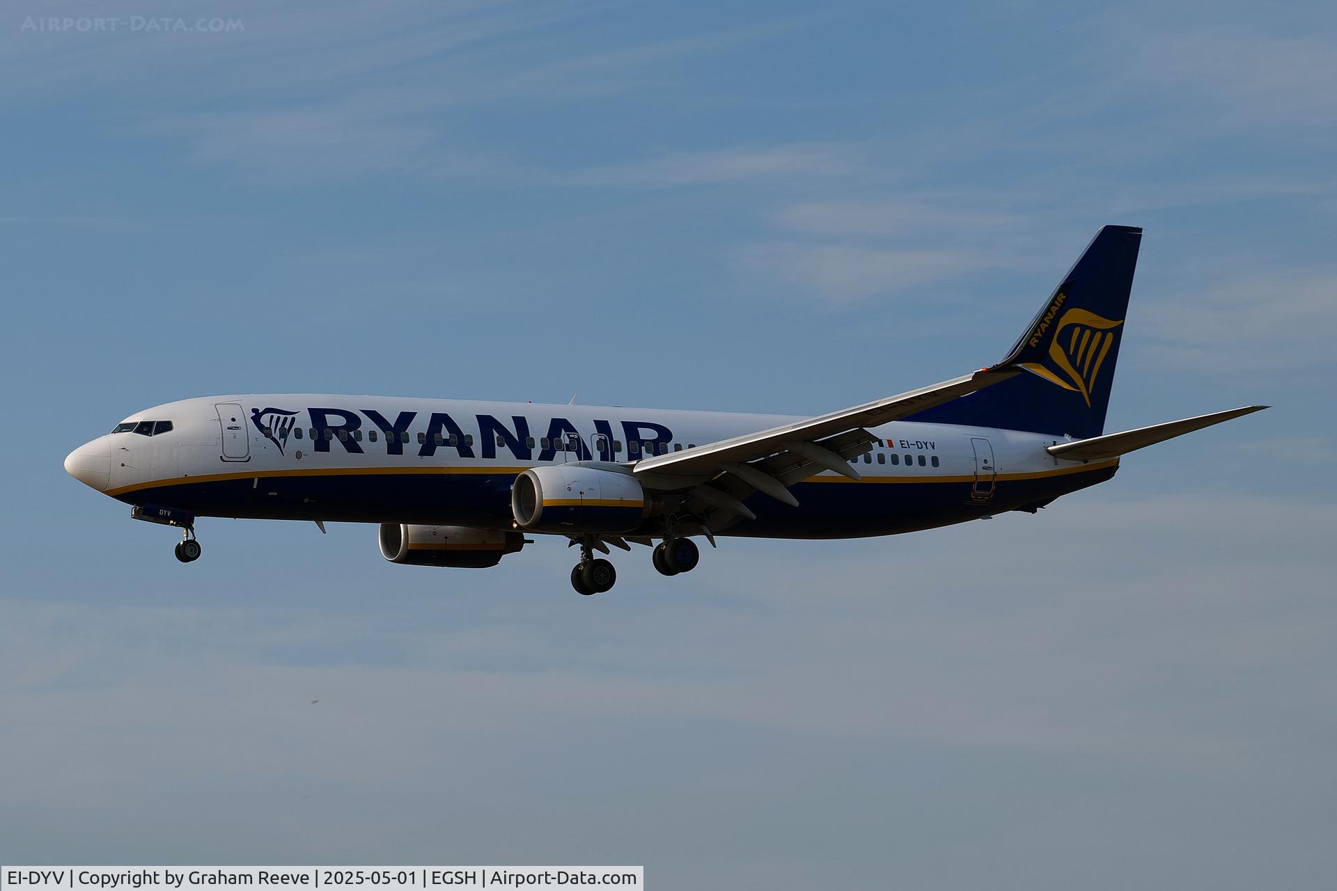 EI-DYV, 2008 Boeing 737-8AS C/N 37512, Landing at Norwich.